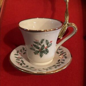Lenox Cream and Gold Holly Teacup Ornament
